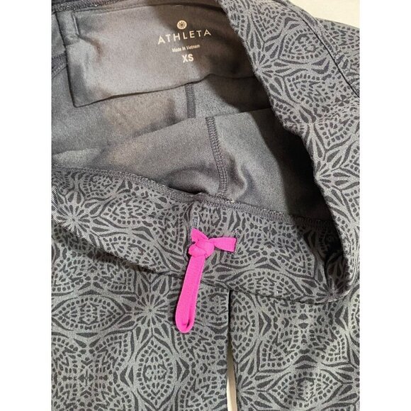 Athleta Gray Cropped Athletic Leggings Pants Back Zipper Pocket Women’s Size XS - Picture 5 of 10